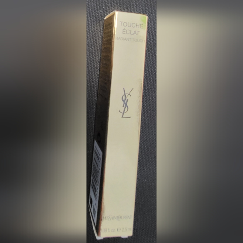 YSL Touche Eclat Radiant Touch Highlighter and Concealer (0.08/ 2.5mL)